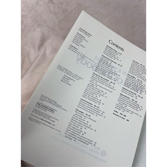 Vintage 1980 Human Atlas - Picture 3 of 7